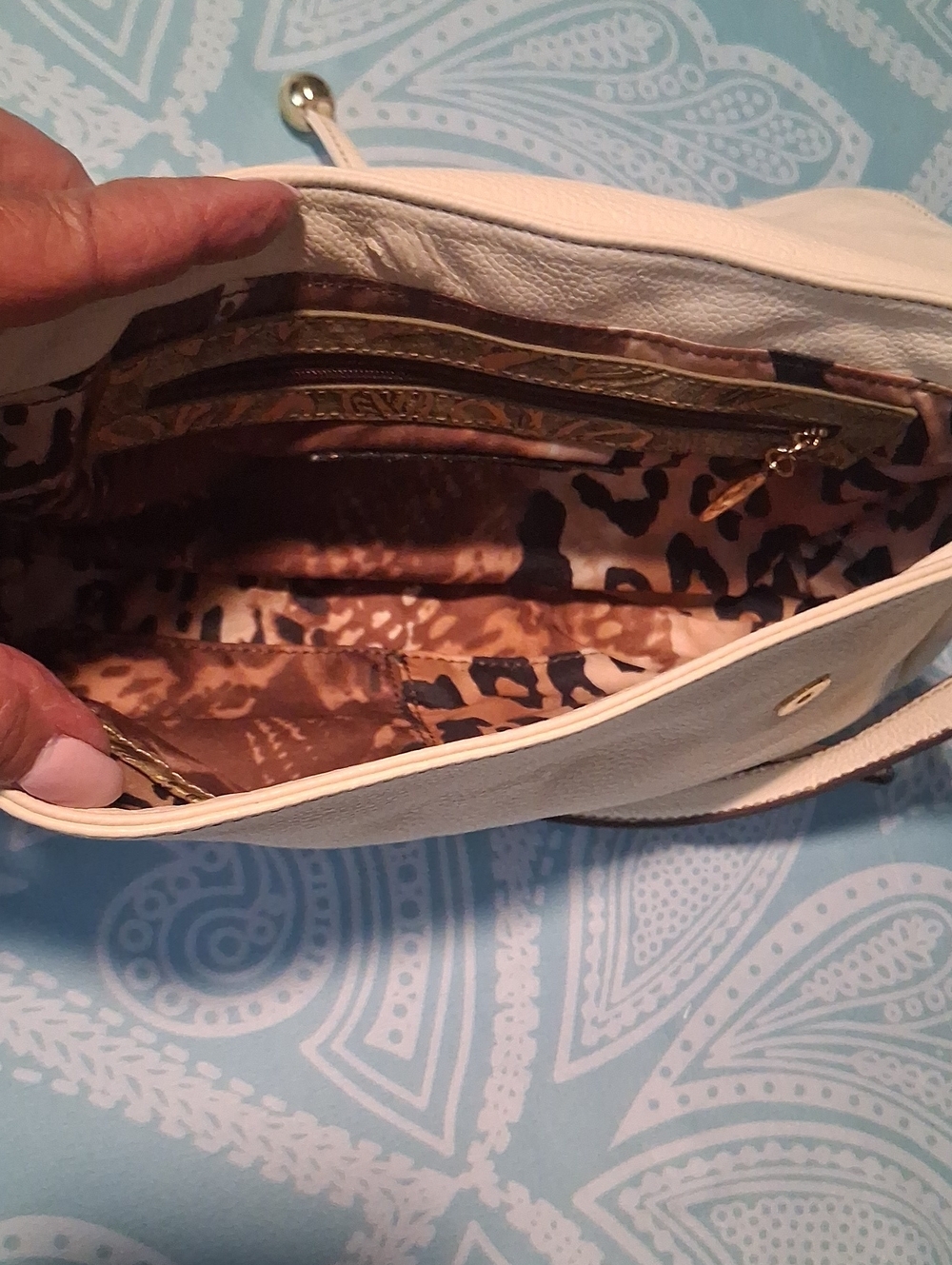 Sharif Cream Leather Crossbody Handbag with Embossed Logo - Picture 2 of 8